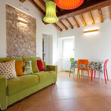 Il Sofa Di Laura * 斯佩洛
